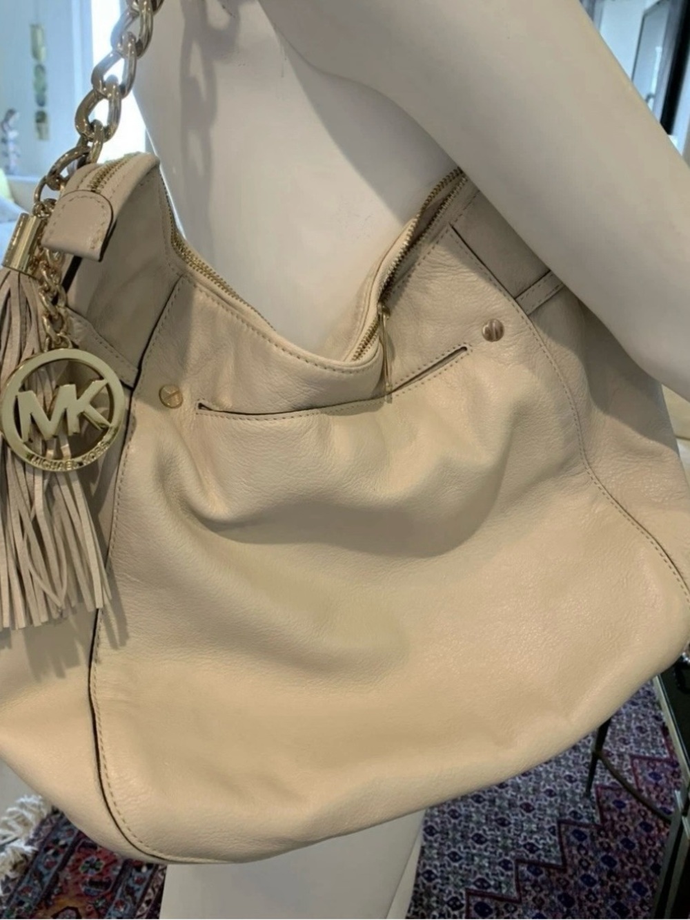 Michael Kors Ivory
Leather Tasseled Hobo
Shoulder Bag/crossbody
($299)